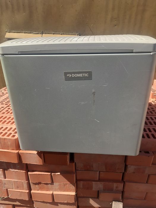 Dometic холодильник кемпинговый.