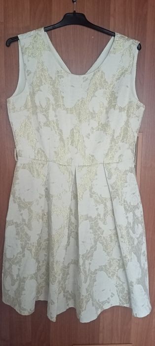 Sukienka złota na wesele