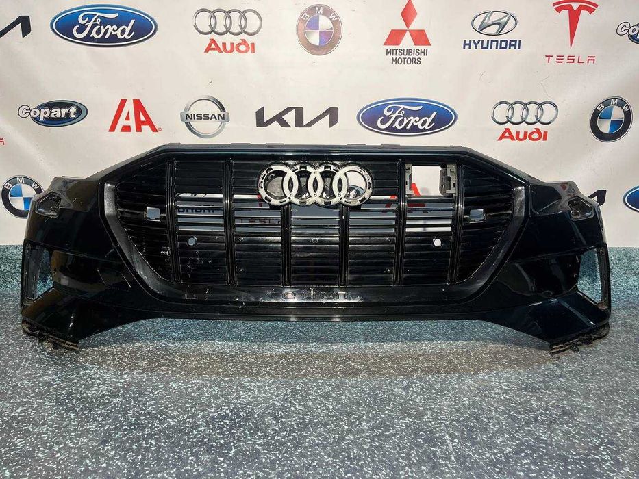 бампер передній Audi e-tron 4KE