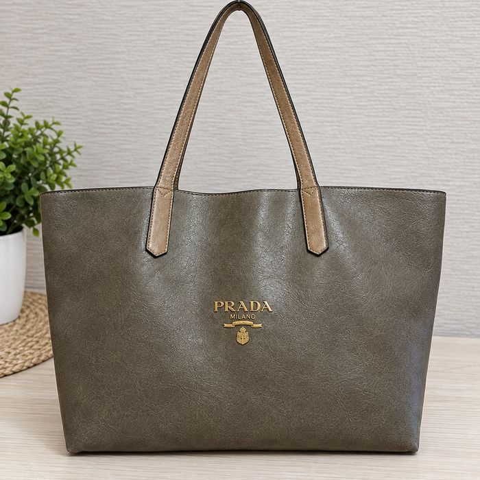 Сумка prada шкіряна коричнева, одне відділення