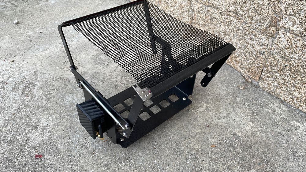 Caixa lançadora para treino de caes de parar