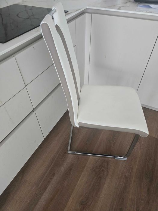Mesa de Jantar Moderna em Vidro Temperado + 4 Cadeiras