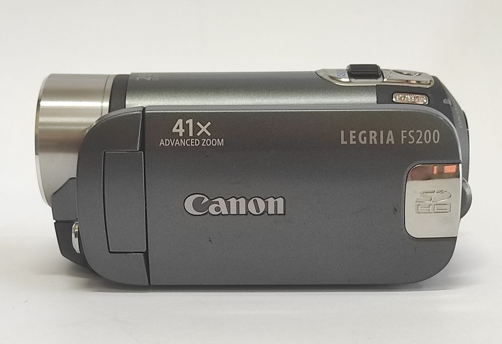 Видеокамера Canon Legria FS200