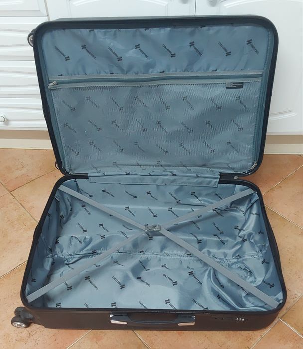 MALA DE VIAGEM DE PORÃO 23KG E 4 RODAS.Casa,Férias,Mudanças,Quarto.