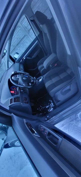 Volkswagen touran 1.9Tdi  Automat