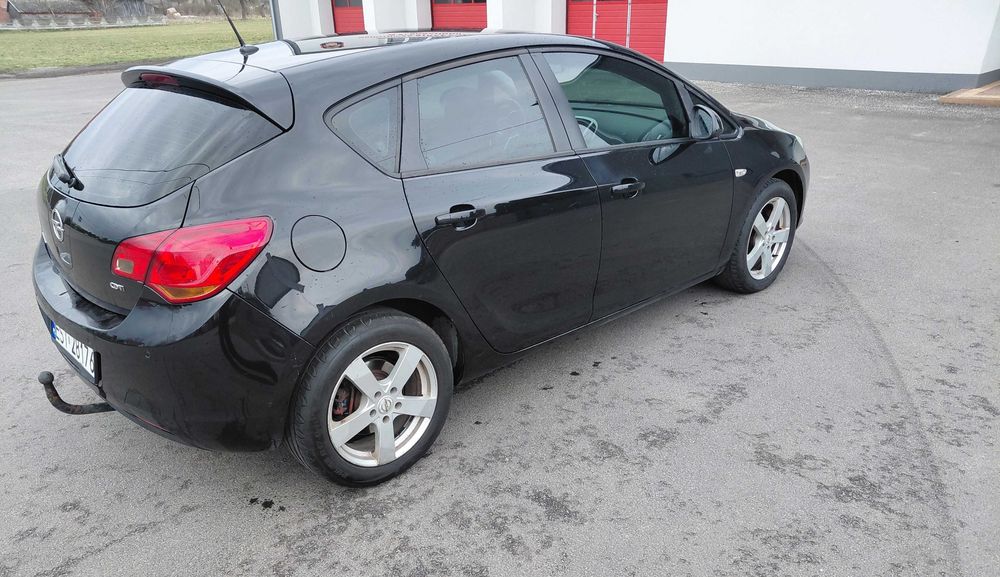 Opel Astra J 1.7 CDTI 125km.