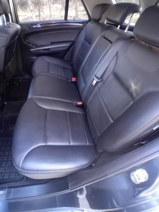 Mercedes 350 ML  benzyna 2011r.