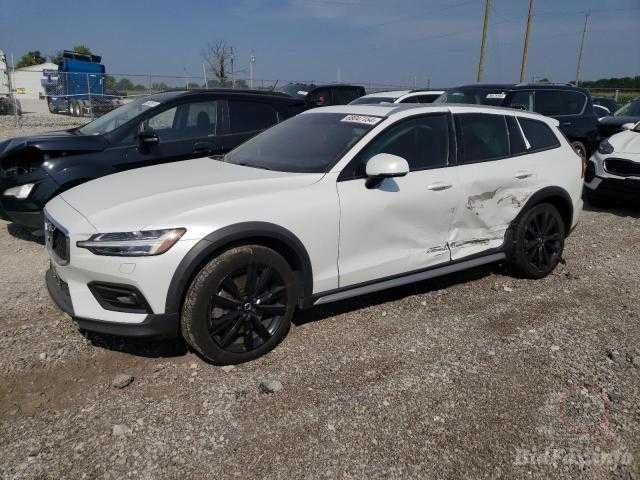 Бампер Volvo V60 запчастини вольво в60 запчасти