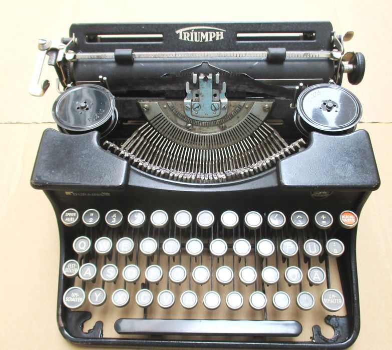 Maquina de escrever antiga