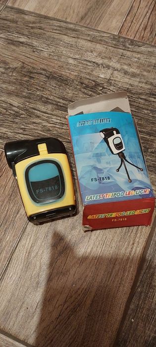 Latarka zmienia kolory nowa na baterie