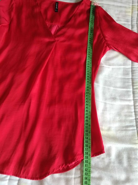 Camisola da stradivarius em azul ou vermelho
Tamanho S