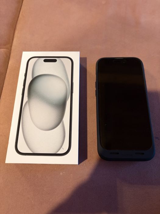 IPhon 15 używany + bower-bank jak nowy
