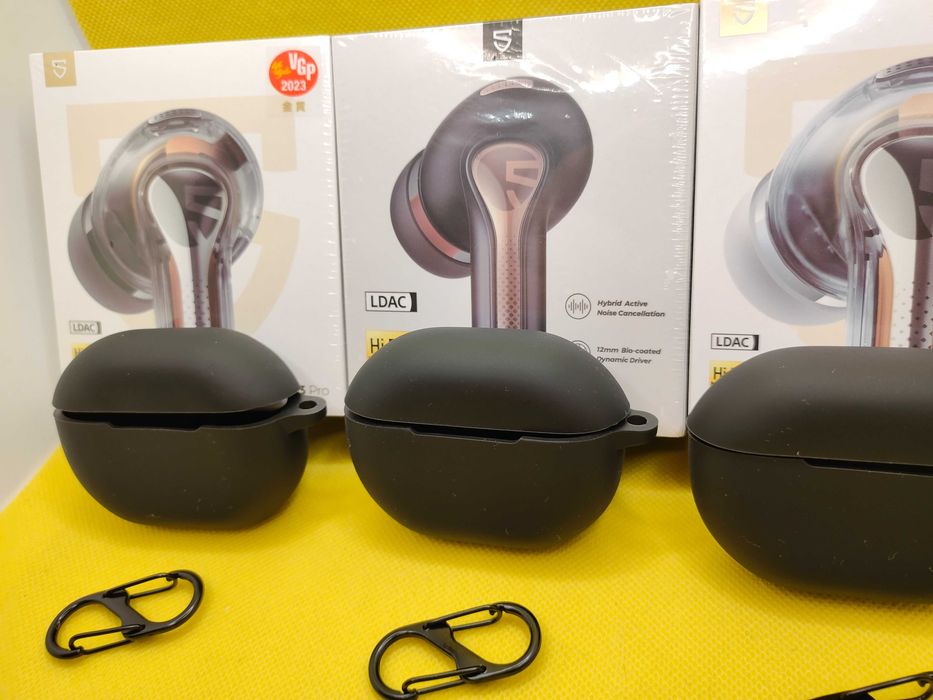 Чехол силиконовый на наушники SoundPeats Capsule 3 Pro + карабин!
