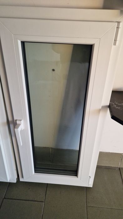 Biale okno Aluplast 8000