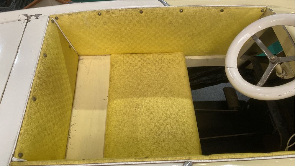 Carrinho a pedais vintage, ORIN, Portugal. Madeira e metal