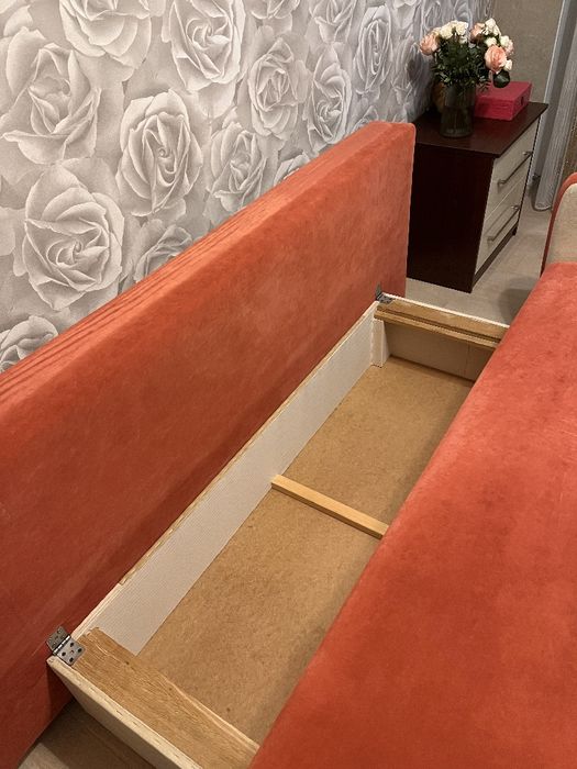 Диван у вітальню/дитячу