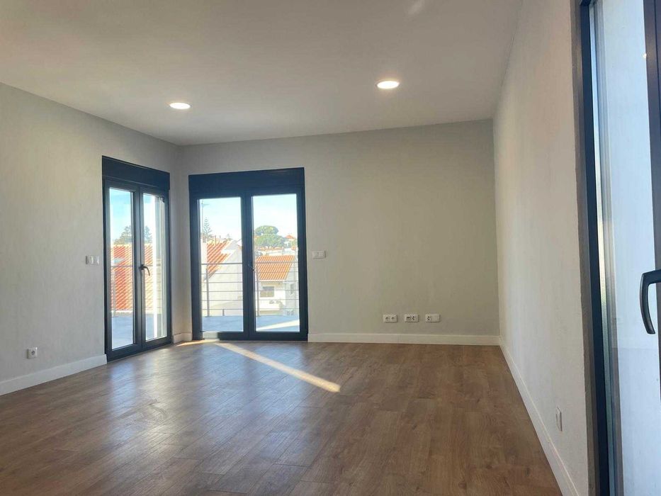 Moradia Nova T3 com Vista Aberta, A+ | Charneca da Caparica – 5 min da Praia
