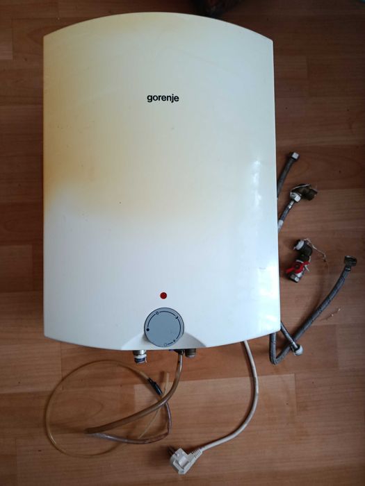 Бойлер на кухню 12 л.