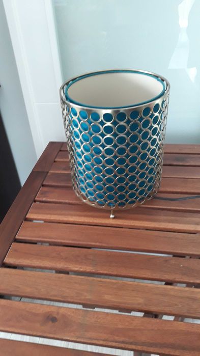Candeeiro de mesa em verde garrafa e dourado