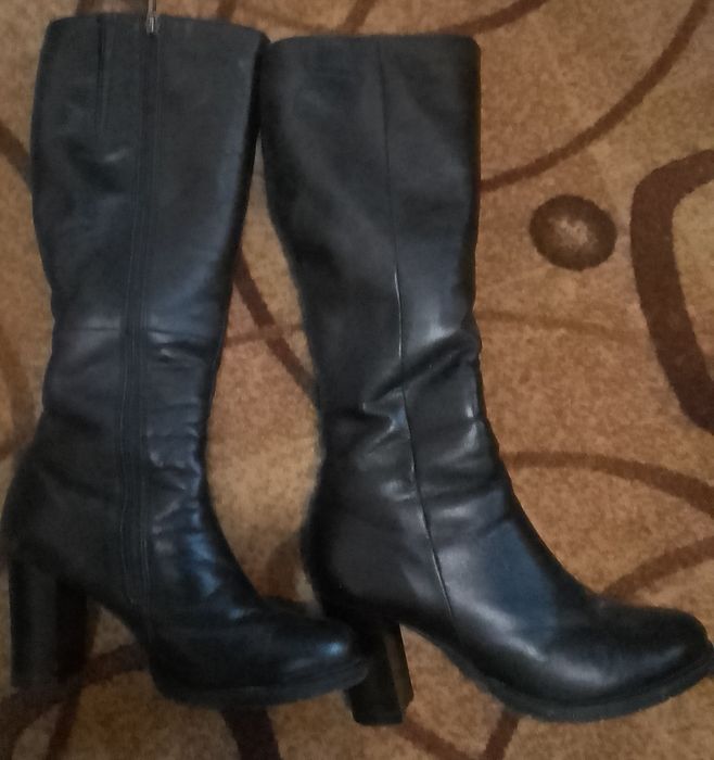 Женские зимние кожаные сапоги