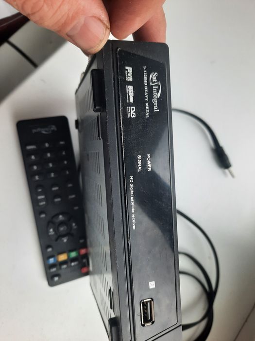 Продам тюнер спутниковый