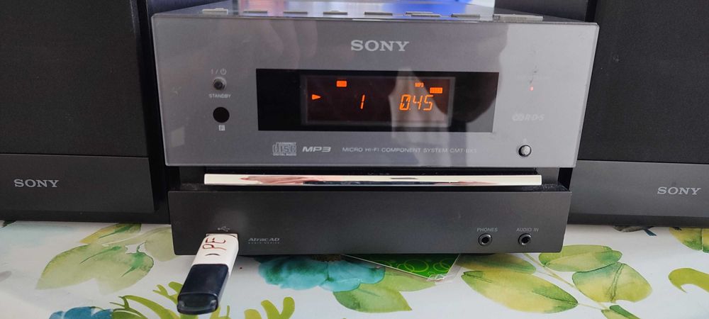 Radio, CD, USB mikrosystemа Sony CMT-BX5