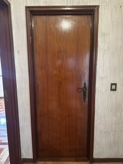 Portas interiores de madeira