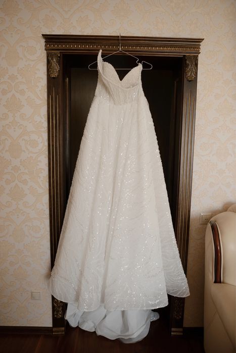Дизайнерська весільна сукня