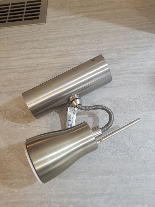 Kinkiet, oświetlenie ścienne satyna