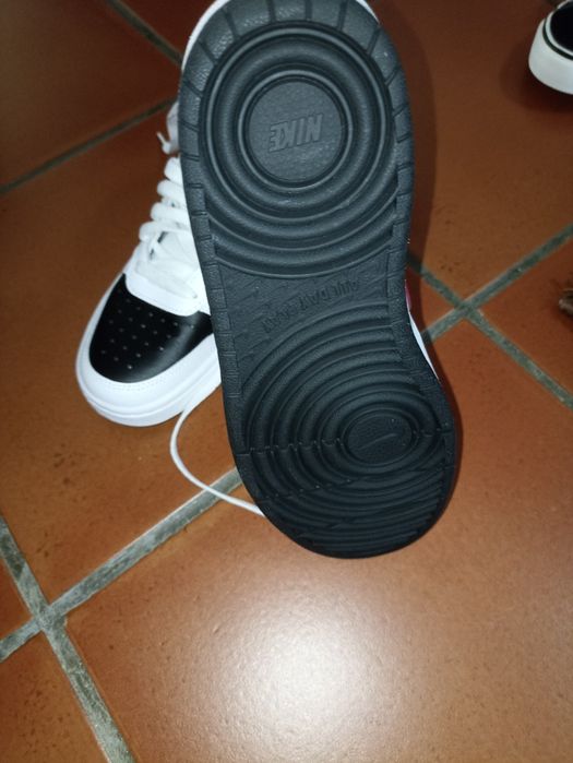 Sapatilha Nike Court Borough Mid 2