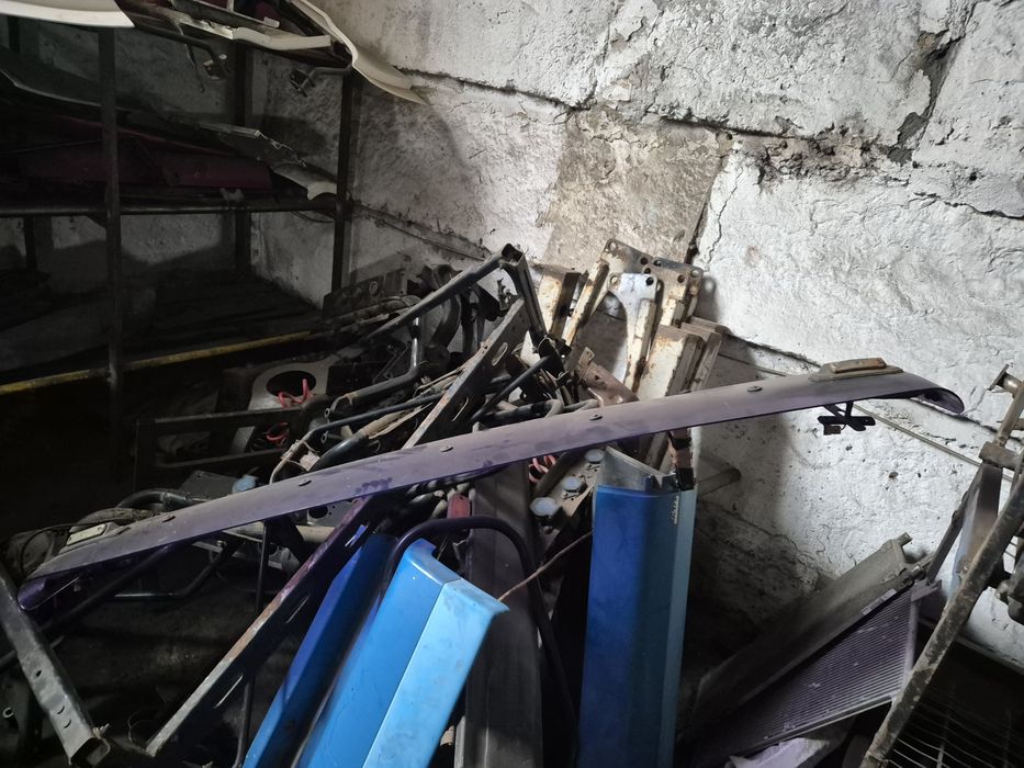 Сонцезахисний козирьок ман ле 8.180 220 280