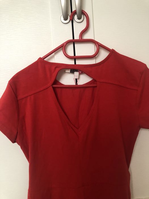 Новое красное платье