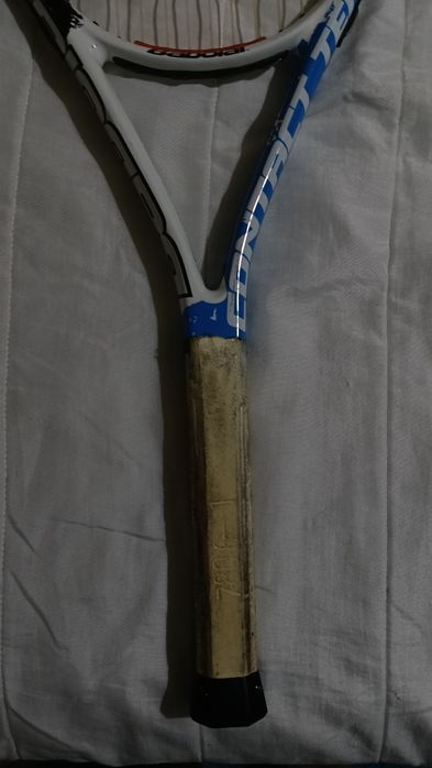 Raquetes de tênis em muito bom uso