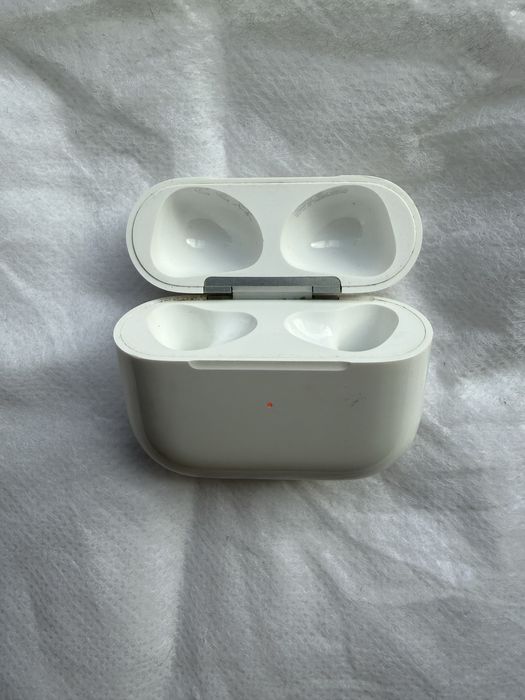 AirPods 2-го покоління.
