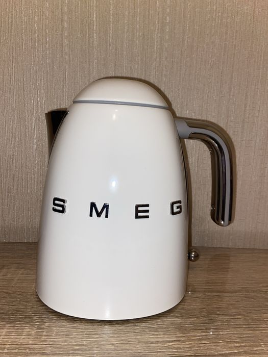Електрочайник Smeg Klf03creu