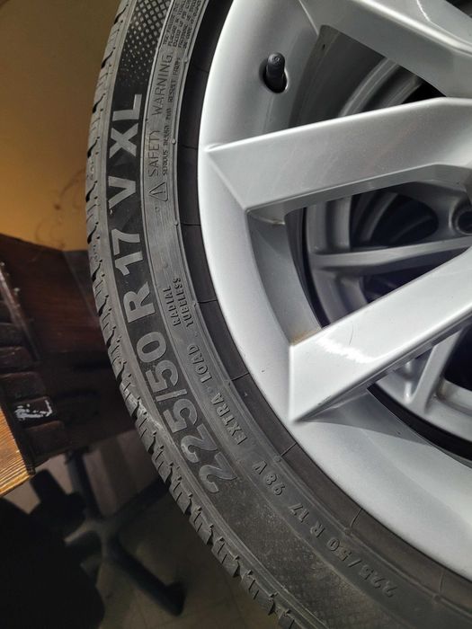 Титанові диски 7J x17 h 2 et45  з гумою 225\50 R 17 vw /skoda\audi. Можливий торг...