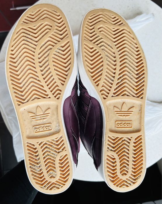 Продам кроссовки Adidas оригинальные.