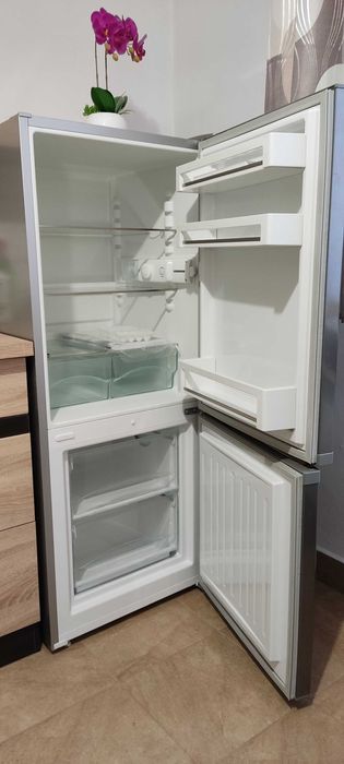 Lodówka Liebherr model CUel 2331 mała