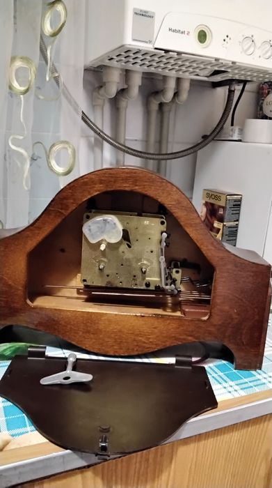 Годинник з боєм Весна.