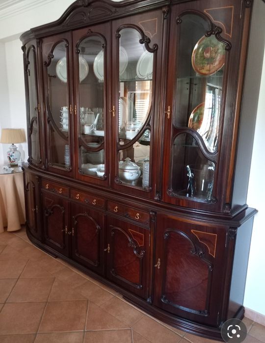 Móvel de sala com cristaleira