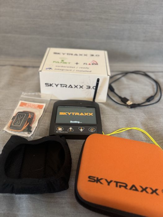 Sprzedam wariometr wario SkyTraxx 3.0 Stan jak nowy Bardzo dużo funkcji Beeper solarny w gratisie