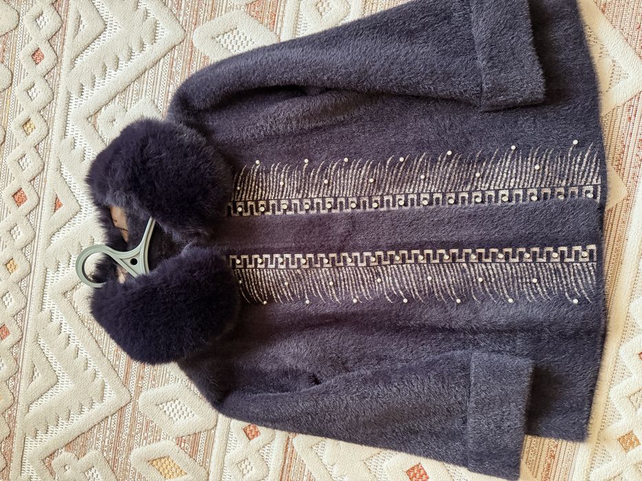 Продається альпака , тепла та м’яка,гарний стан