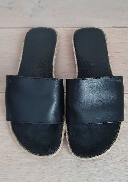 Esprit damskie,skórzane, czarne klapki 36