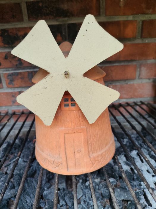 Moinho decorativo com vela
