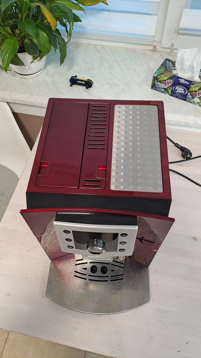 Кавомашина Delonghi Perfecta.