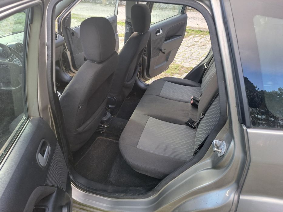 Ford fiesta 1.2 gasolina com A/C