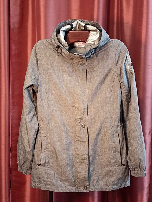 Куртка ветрівка на весну.