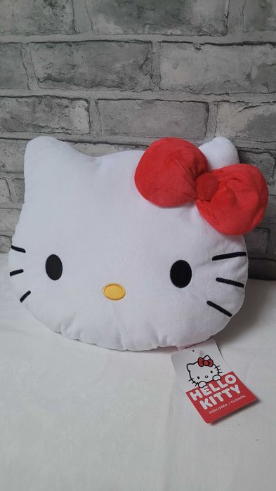 Poduszki ozdobne 3 sztuki: Hello Kitty, Kuromi i My Melody z PRIMARKU