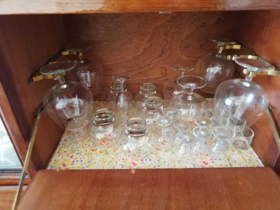 Móvel louceiro sala