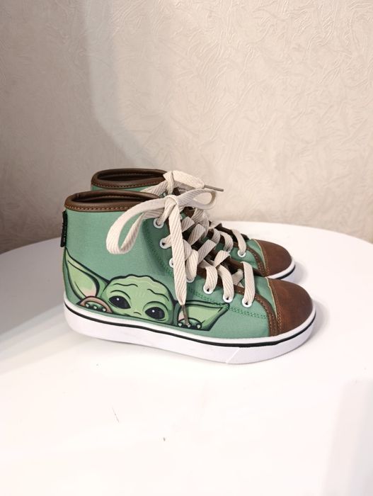 Кроссовки Heelys Star Wars Mandalorian Grogu Baby Yoda Wheeled Sneaker